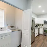 Cute Bungalow In Down Town Tampa With Large Hot Tub