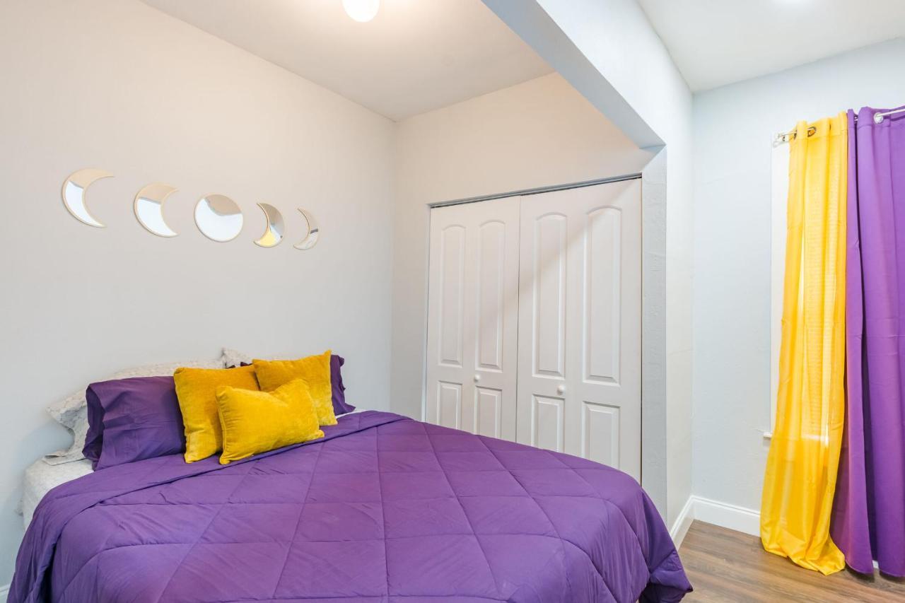 Cute Bungalow In Down Town Tampa With Large Hot Tub Holiday home