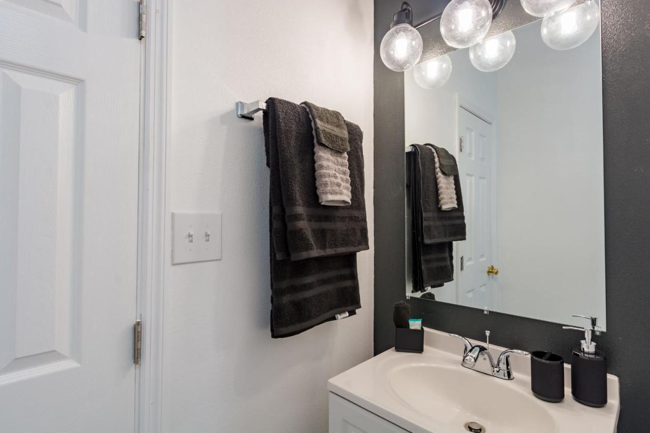 Cute Bungalow In Down Town Tampa With Large Hot Tub Holiday home
